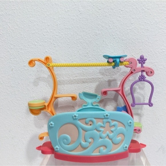 Littlest Pet Shop Hasbro Tricks Talent Show Stage - Picture 7 of 9